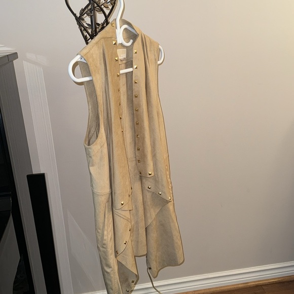 Beige Suede Country-Looking Vest - Picture 2 of 4
